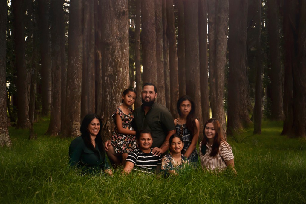 Whangarei Family Photographer. Best Whangarei Photorapher. Whangarei Beach. Olivia Gundry Photography. Family Portrait Whangarei