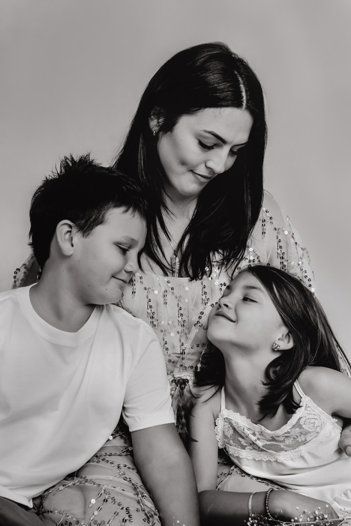 Whangarei Family Photographer. Best Whangarei Photorapher. Whangarei Beach. Olivia Gundry Photography. Family Portrait Whangarei