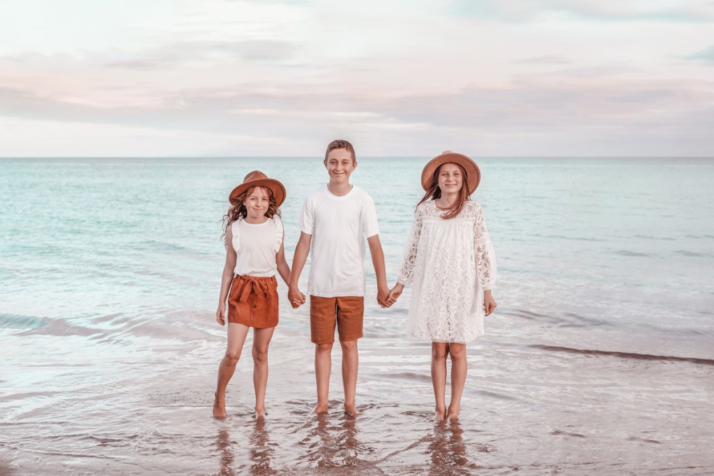 Whangarei Family Photographer. Best Whangarei Photorapher. Whangarei Beach. Olivia Gundry Photography. Family Portrait Whangarei