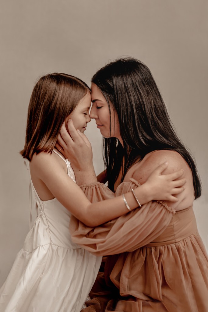 Whangarei Family Photographer. Best Whangarei Photorapher. Whangarei Beach. Olivia Gundry Photography. Family Portrait Whangarei